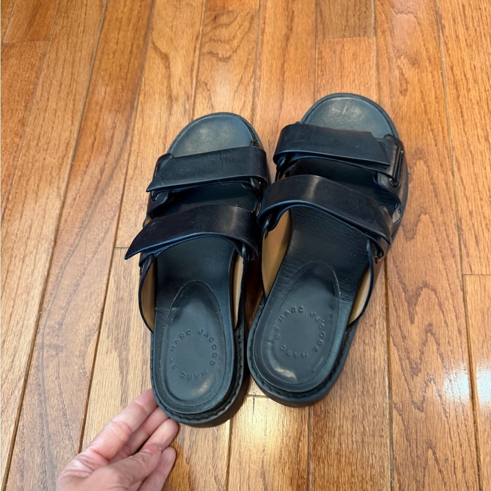 Marc Jacobs Black Leather Lug Sole Sandals Size 38.5 - Picture 5 of 6